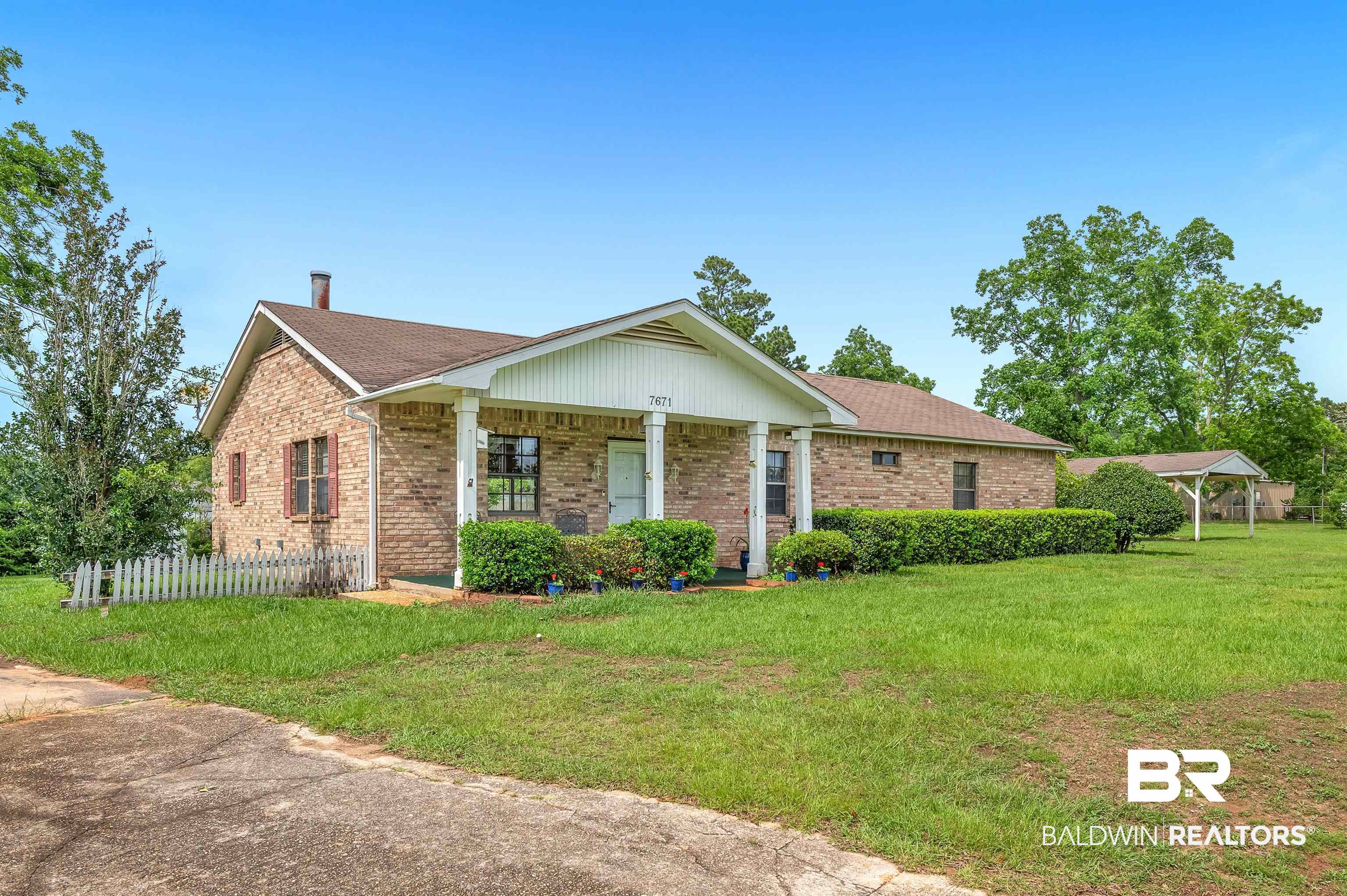 7671 Parker Road Fairhope, AL 36532 - Photo 2 of 39