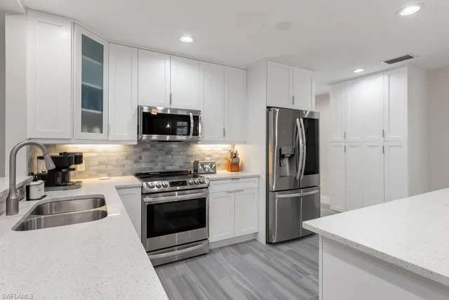 $1,875,000 | 1100 Royal Palm Drive, Naples, FL 34103