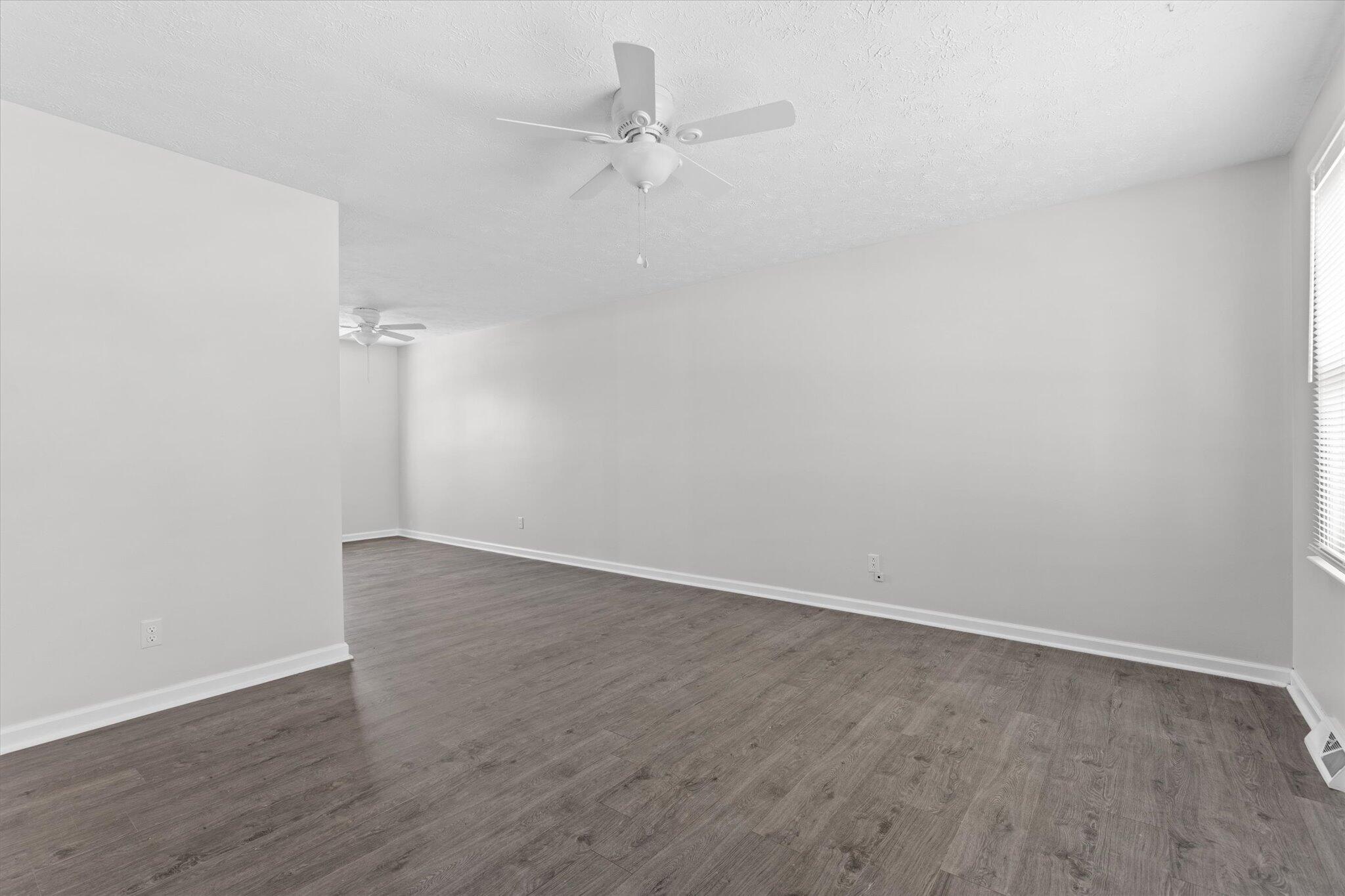 240 Toronto Road Lexington, KY 40515 - Photo 3 of 28 03-6M3A0320