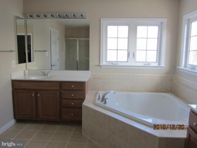 18626 Kerill Road Triangle, VA 22172 - Photo 7 of 12 Master Bath