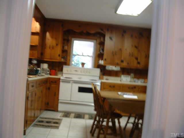 6118 Mebane Oaks Road Mebane, NC 27302 - Photo 6 of 7 Large country kithchen.