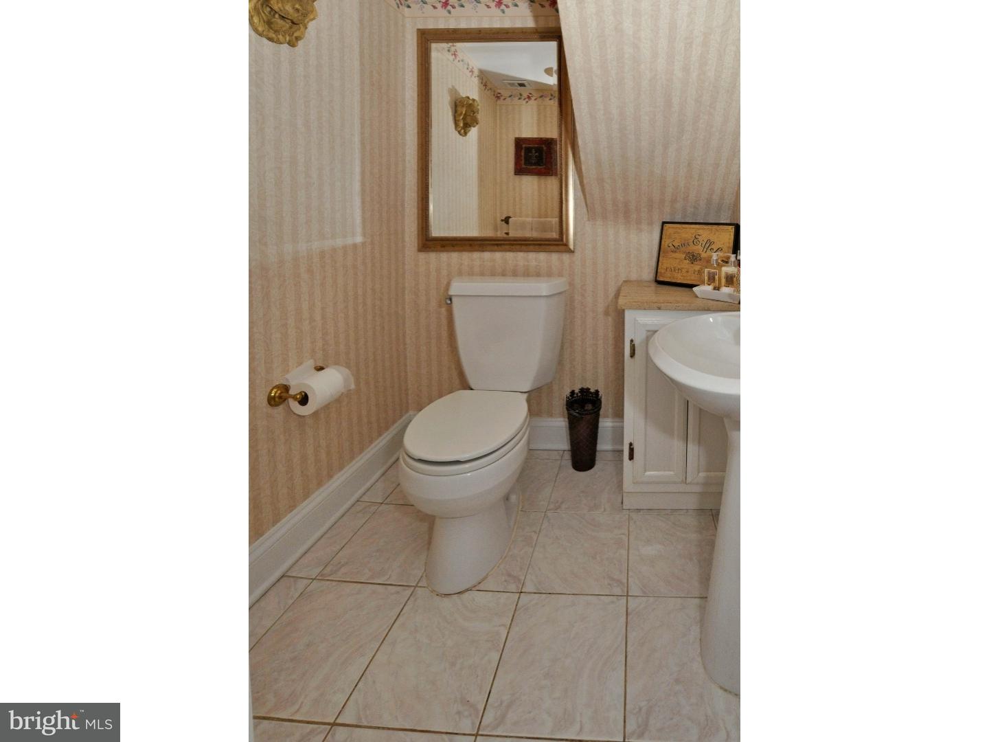 864 Gregory Road Rydal, PA 19046 - Photo 11 of 23 Bathroom
