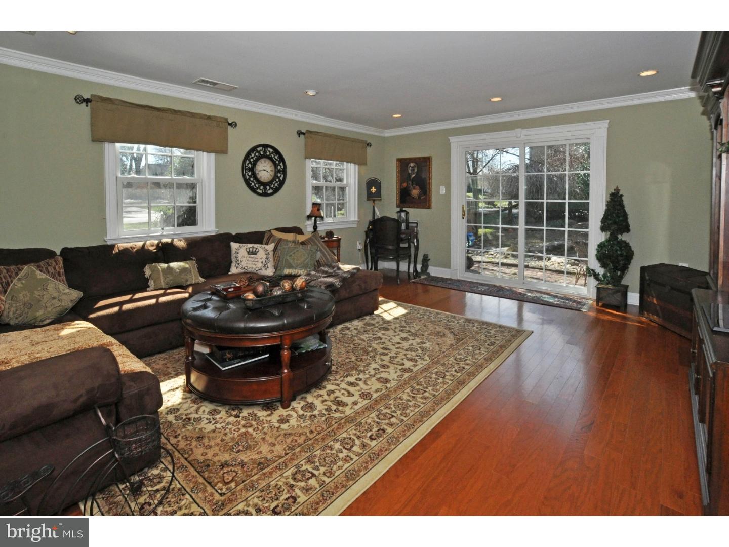 864 Gregory Road Rydal, PA 19046 - Photo 3 of 23 Living Room