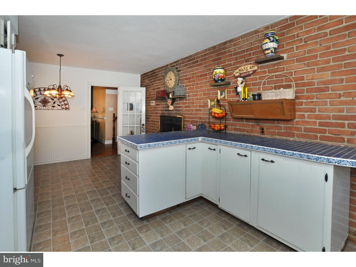864 Gregory Road Rydal, PA 19046 - Photo 6 of 23 Kitchen