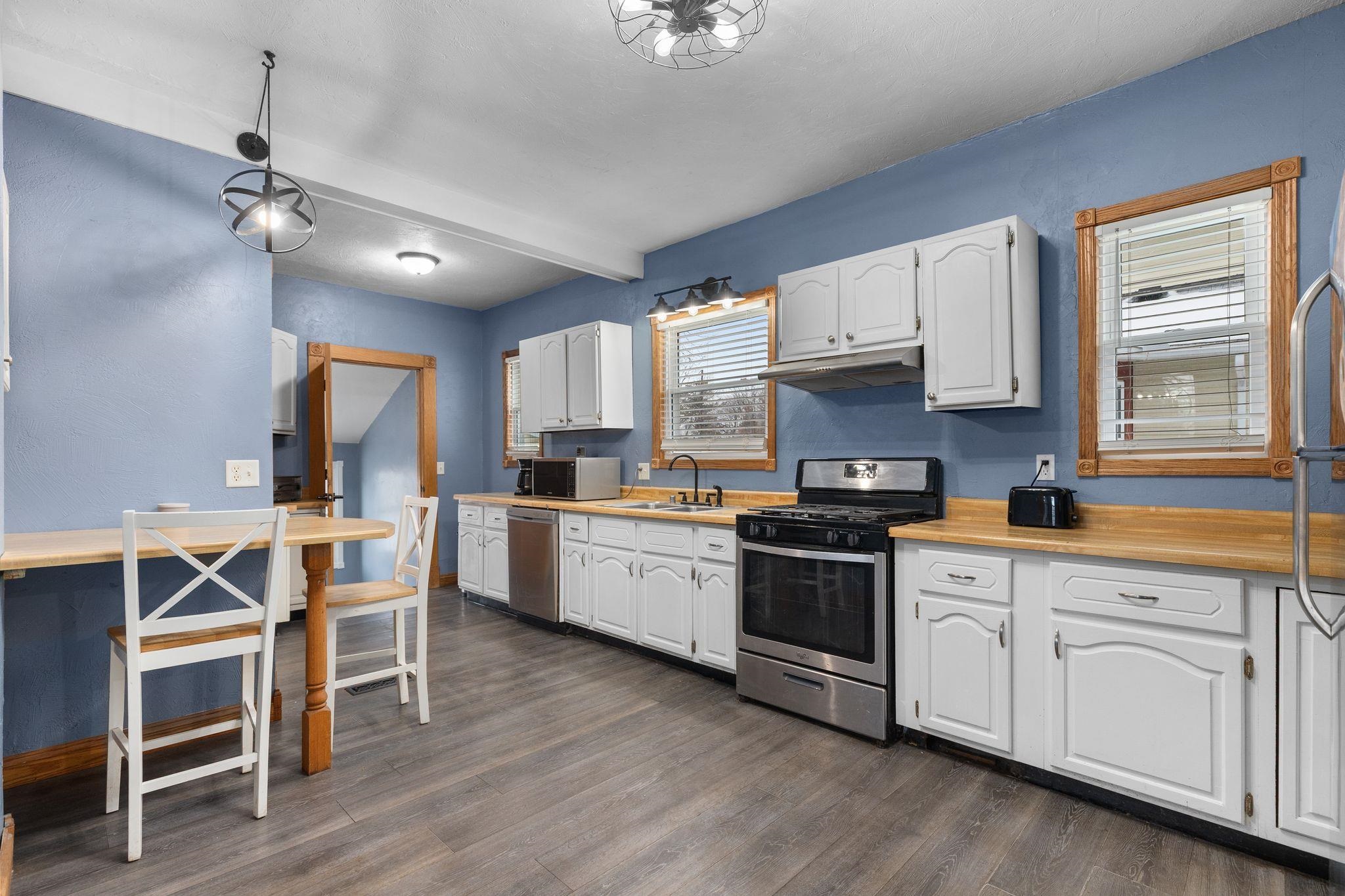 219 West 16th Avenue Oshkosh, WI 54902 - Photo 13 of 50