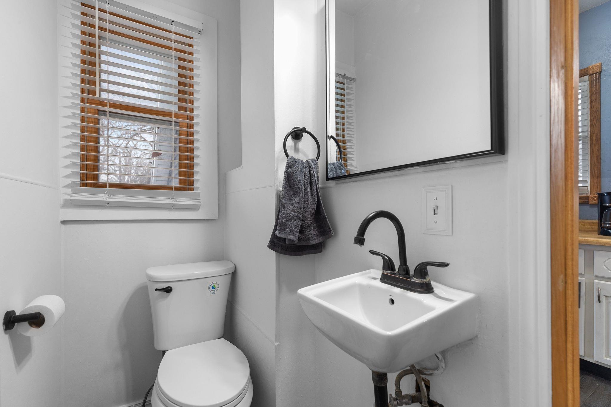 219 West 16th Avenue Oshkosh, WI 54902 - Photo 17 of 50