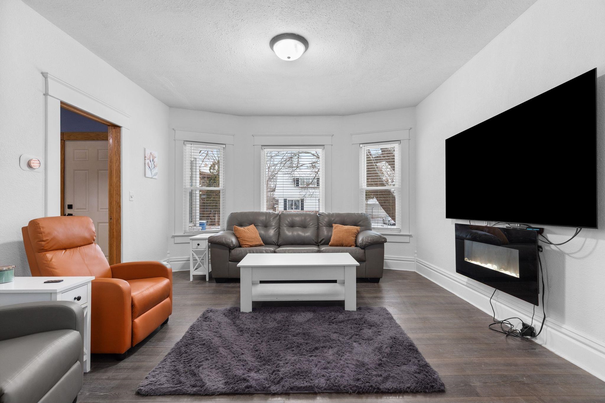 219 West 16th Avenue Oshkosh, WI 54902 - Photo 6 of 50