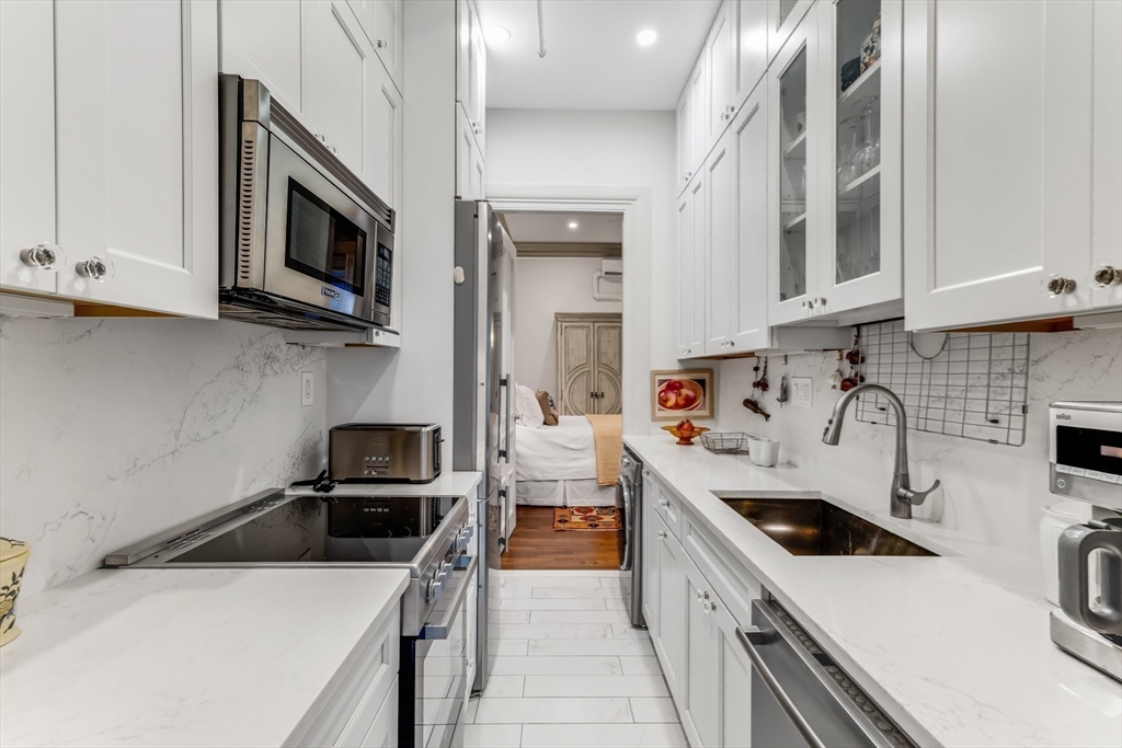 57 Commonwealth Avenue Boston, MA 02116 - Photo 17 of 40