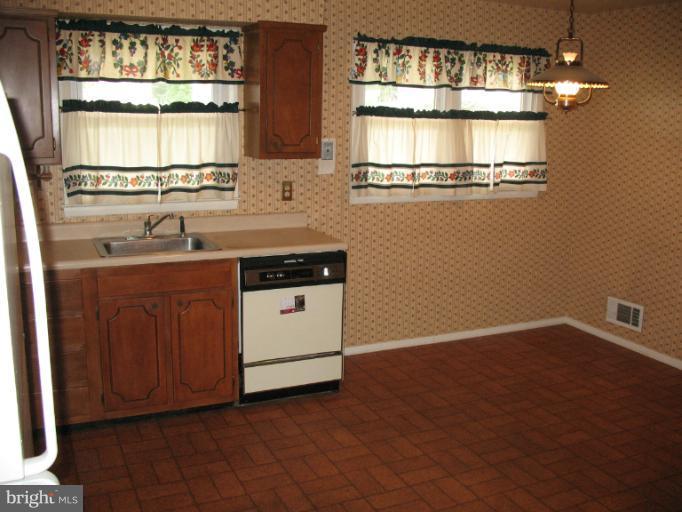 4100 Westmeath Road Nottingham, MD 21236 - Photo 15 of 16 Kitchen 2