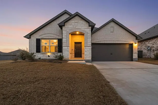 $355,000 | 7346 Red Twig Trail, Venus, TX 76084