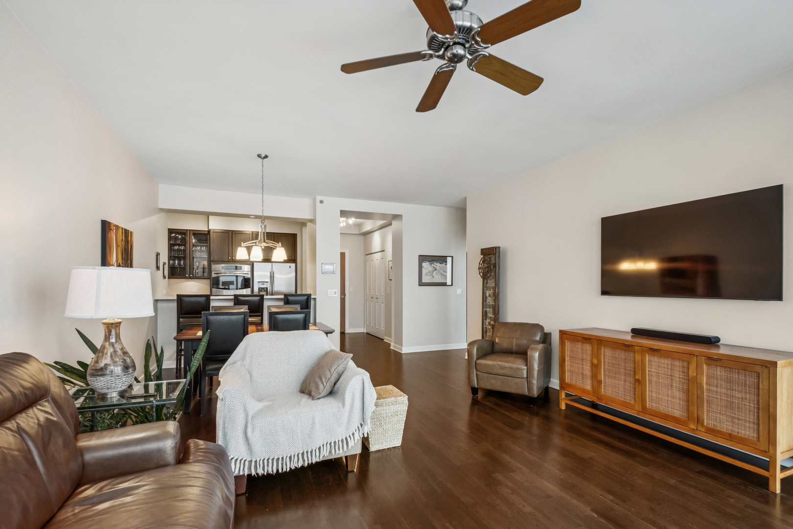 1211 South Prairie Avenue, Unit 3902 Chicago, IL 60605 - Photo 5 of 24