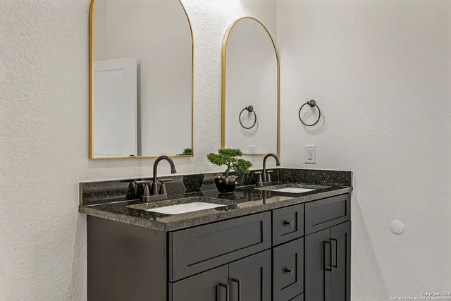 $399,900 | 120 County Road 6852, Lytle, TX 78052