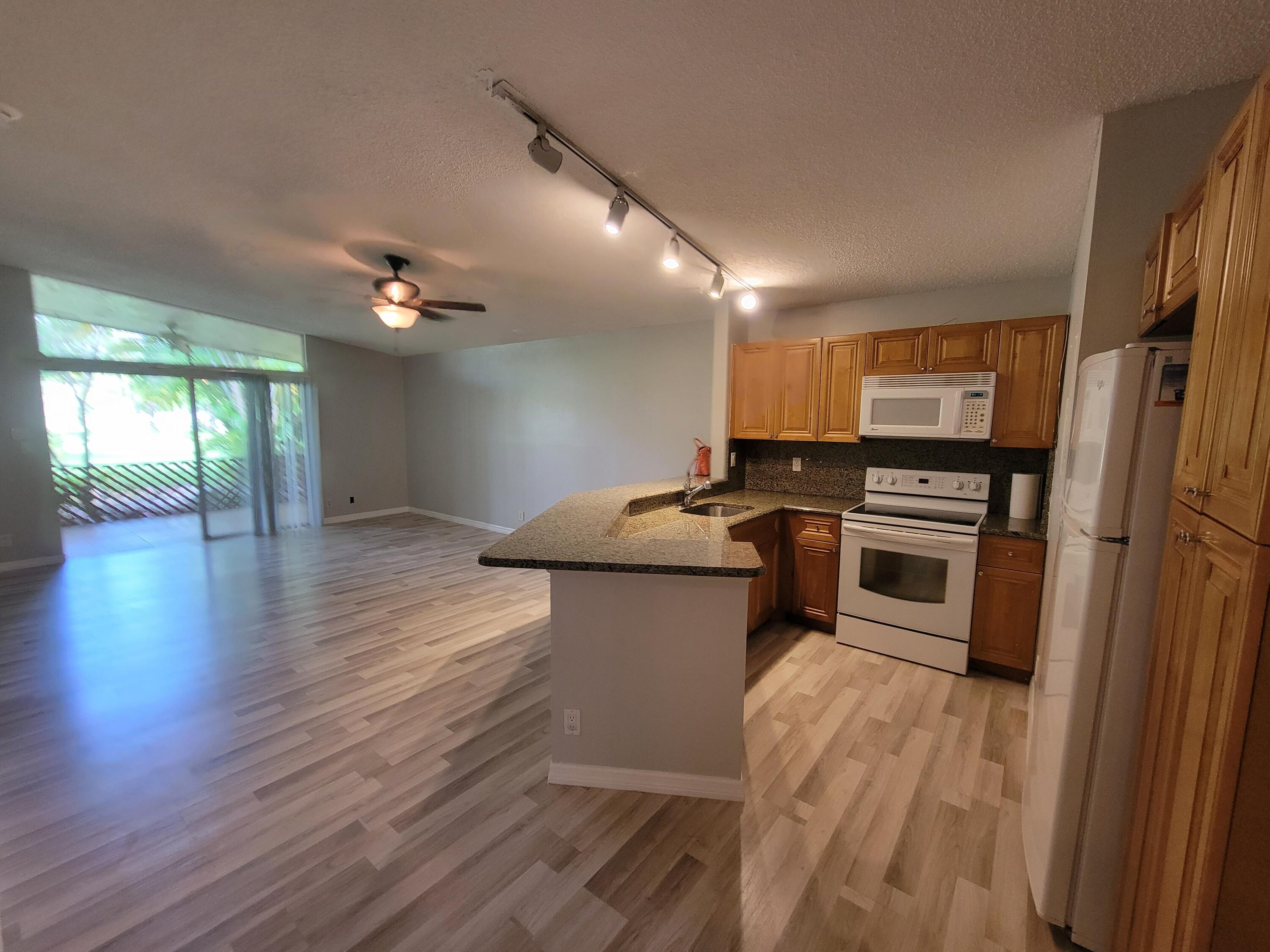 22281 Whistling Pines Lane Boca Raton, FL 33428 - Photo 7 of 33 20211031_113845