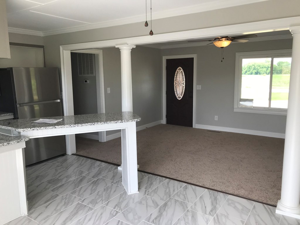 1584 Kelly Springs Road Mount Olive, NC 28365 - Photo 3 of 14 DINING AREA/LIVINGROOM