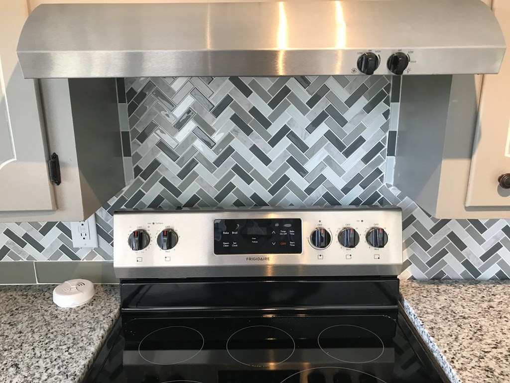 1584 Kelly Springs Road Mount Olive, NC 28365 - Photo 4 of 14 TILE BACK SPLASH