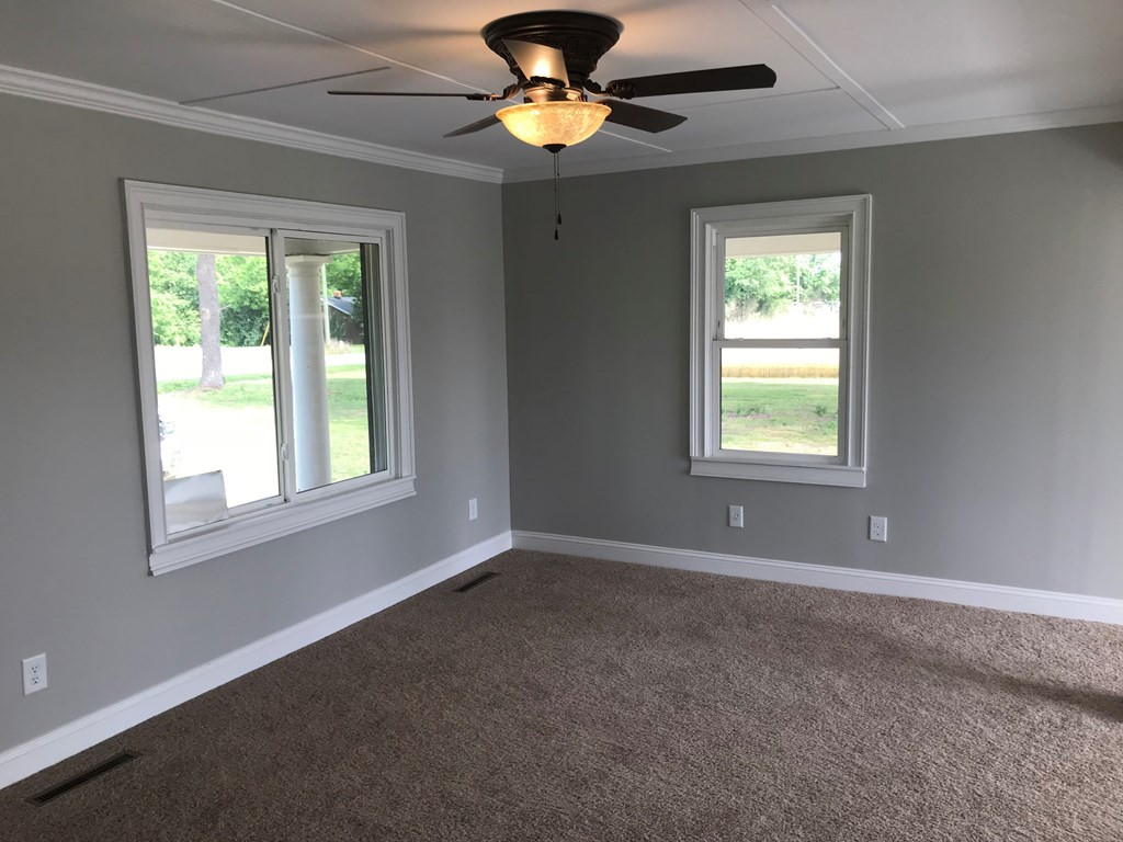 1584 Kelly Springs Road Mount Olive, NC 28365 - Photo 5 of 14 LIVINGROOM