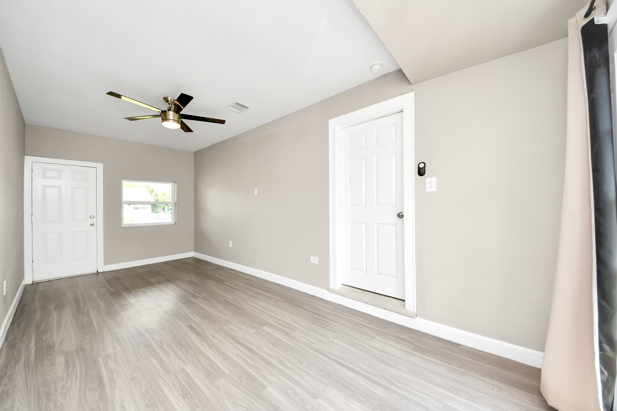 4910 Eppes Street Houston, TX 77021 - Photo 10 of 22 Gallery Image 10