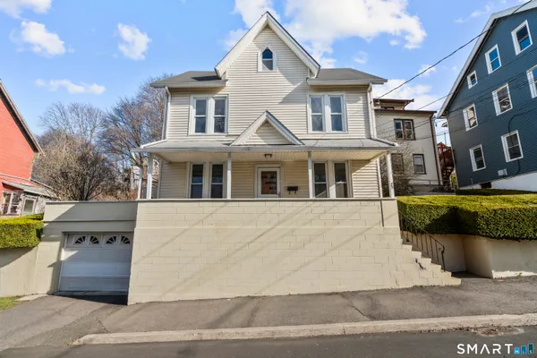 $2,500 | 48 Anderson Street, Naugatuck, CT 06770