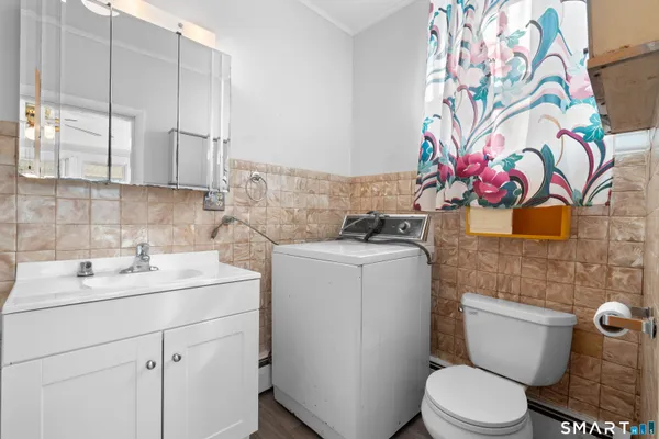 $2,500 | 48 Anderson Street, Naugatuck, CT 06770