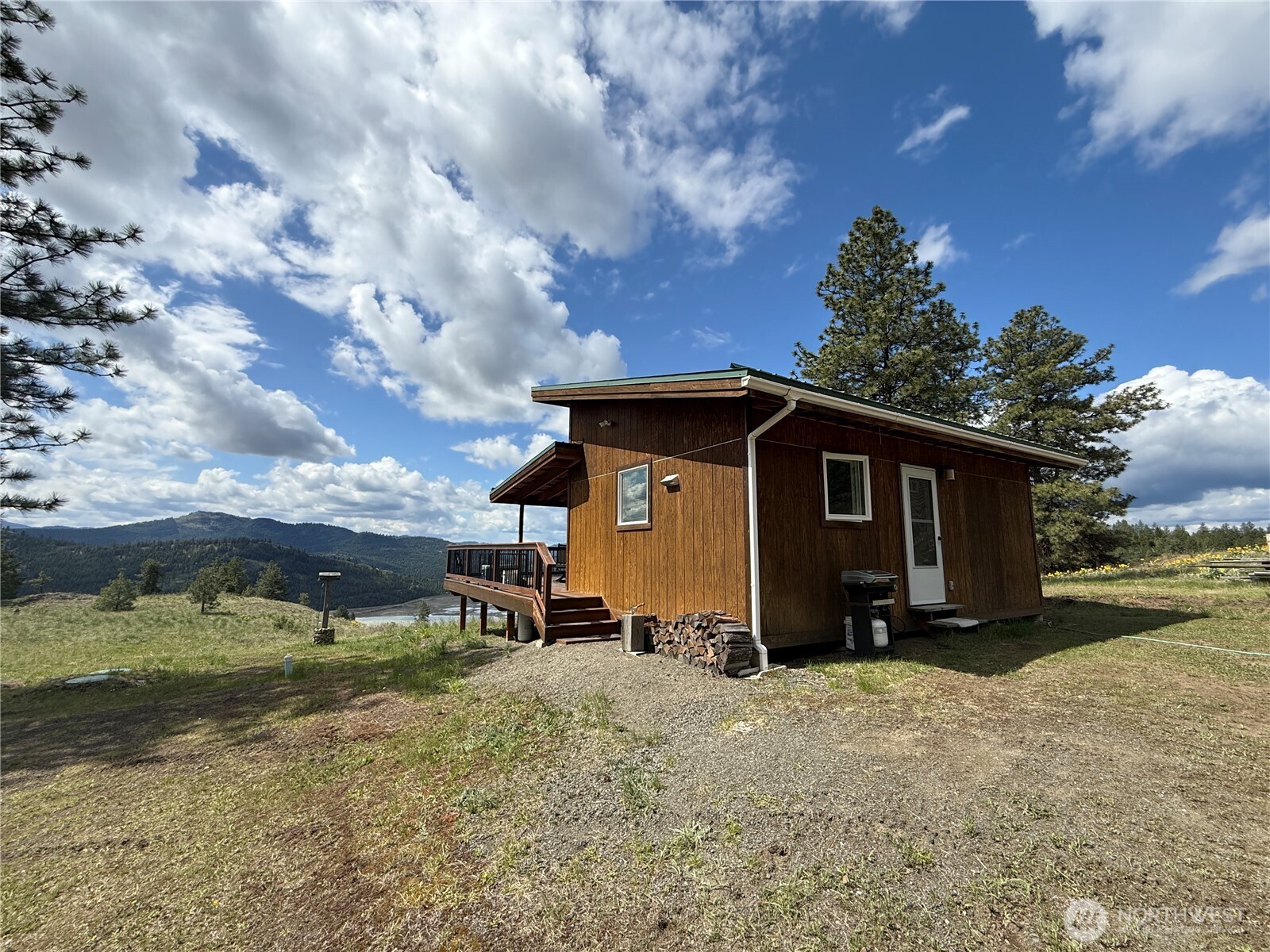 108 Grizzly Loop Republic, WA 99166 - Photo 21 of 36