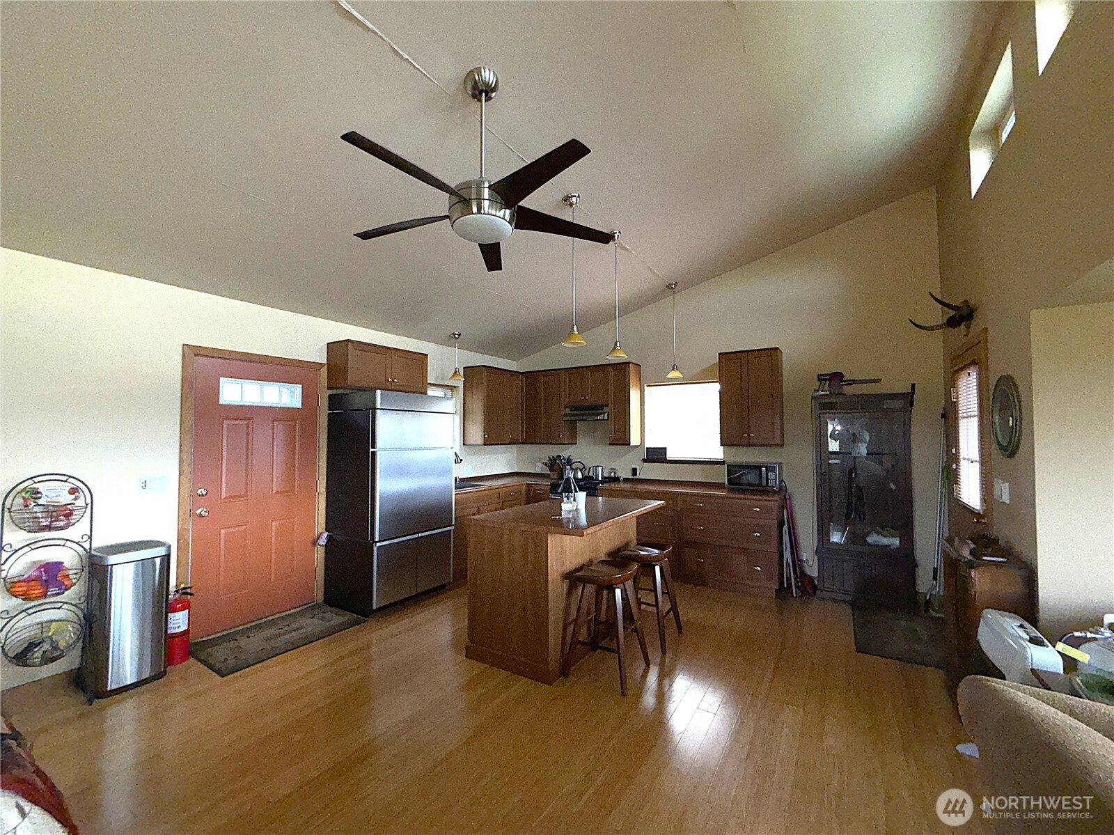 108 Grizzly Loop Republic, WA 99166 - Photo 3 of 36