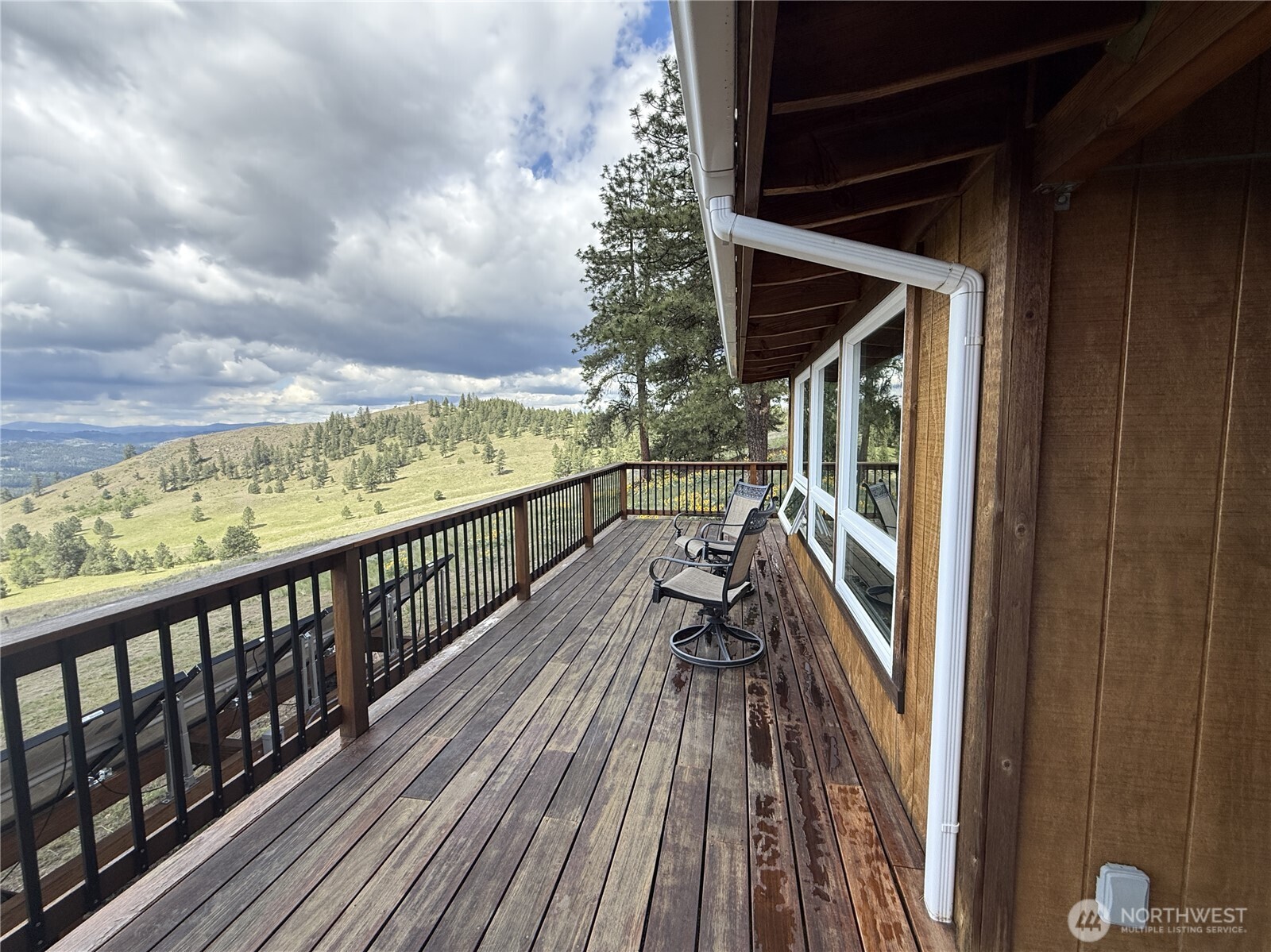 108 Grizzly Loop Republic, WA 99166 - Photo 9 of 36