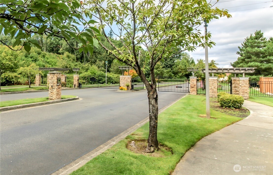 701 Harrington Place Southeast, Unit 1136 Renton, WA 98058 - Photo 2 of 31