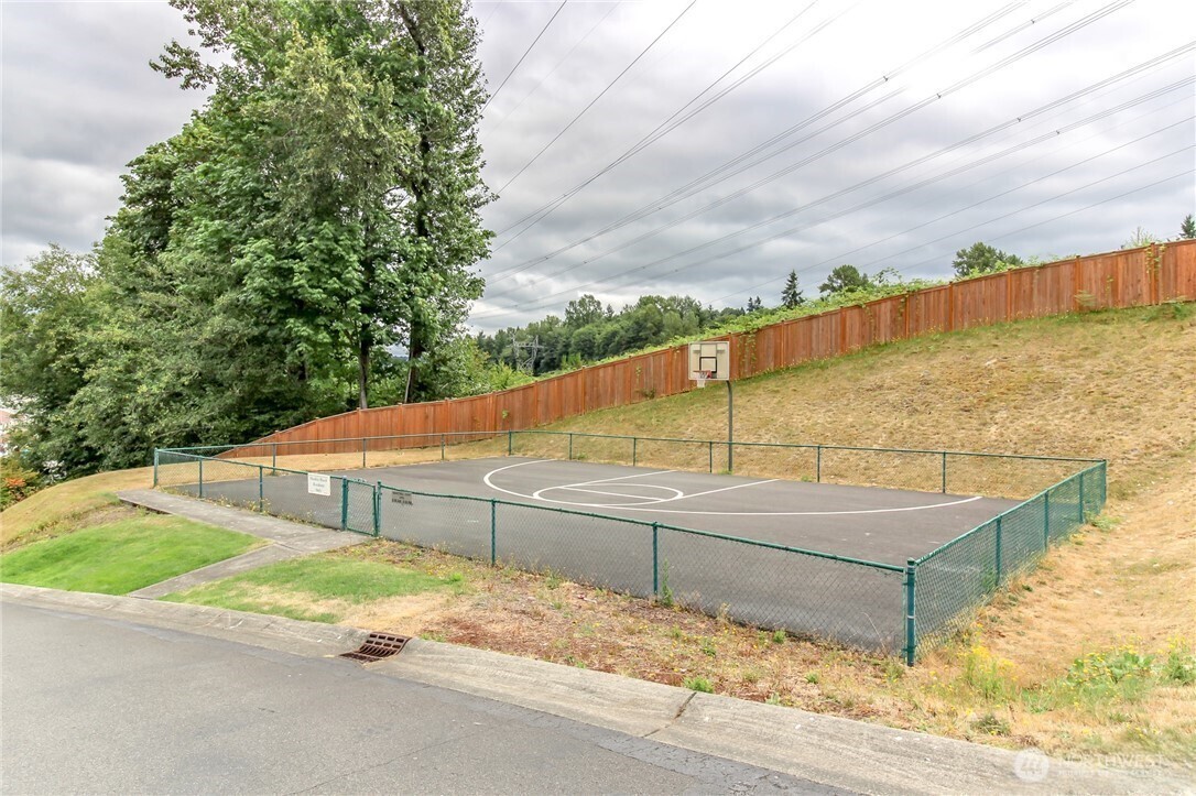 701 Harrington Place Southeast, Unit 1136 Renton, WA 98058 - Photo 27 of 31