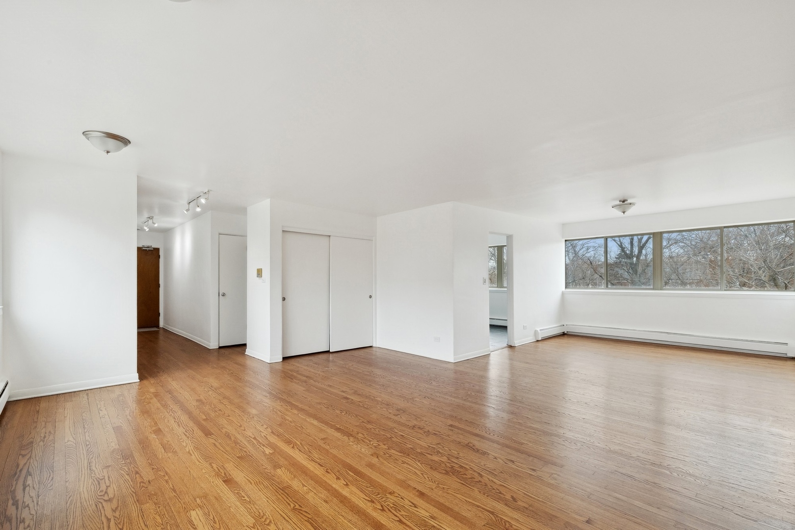 200 Ridge Avenue, Unit 2J Evanston, IL 60202 - Photo 4 of 14 Gallery Image 4