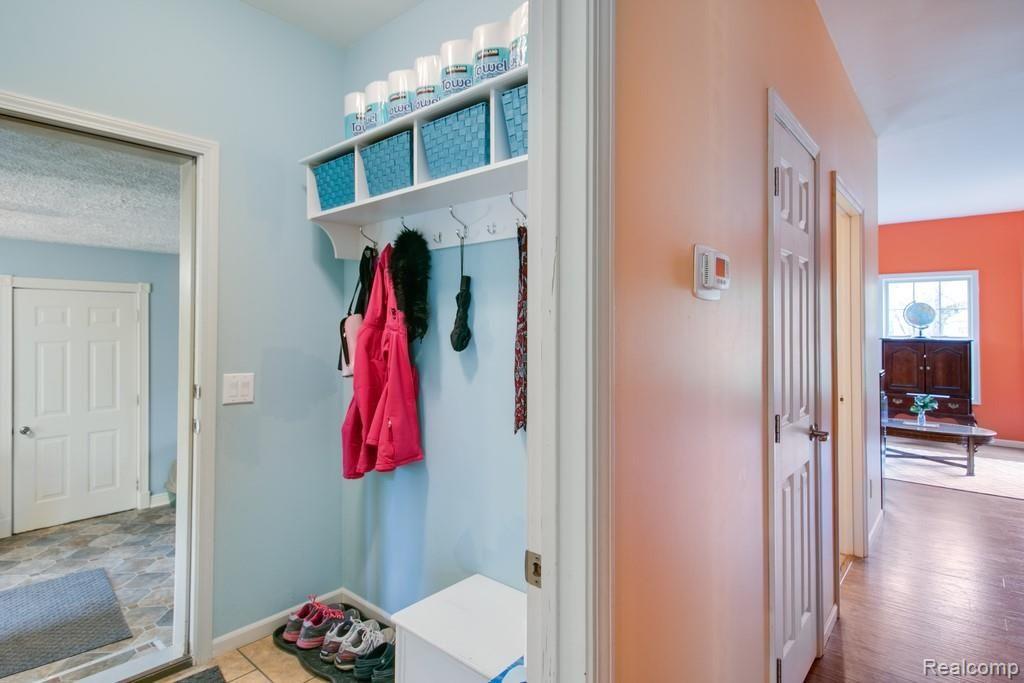 19477 Fry Road Northville, MI 48167 - Photo 16 of 32 Gallery Image 16