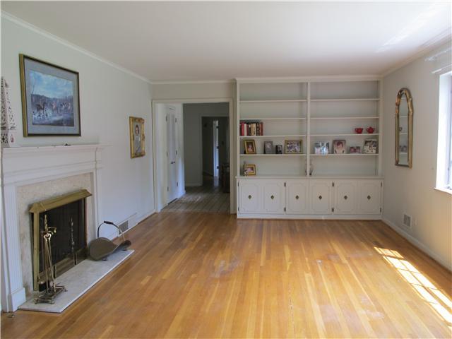 3864 Woodbridge Road Columbus, OH 43220 - Photo 3 of 9 Gallery Image 3
