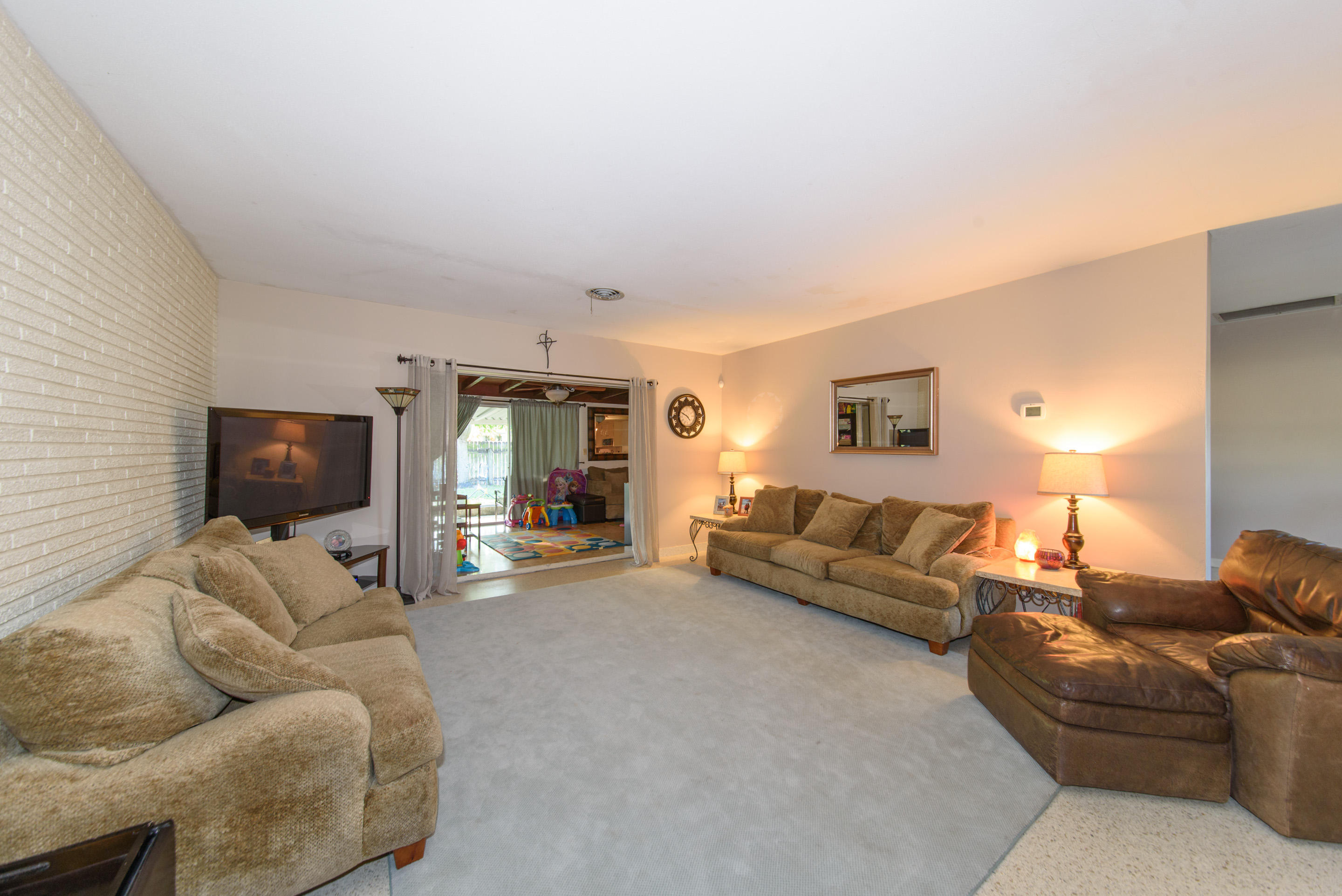 899 Southwest 9th Terrace Boca Raton, FL 33486 - Photo 2 of 13 Living Room