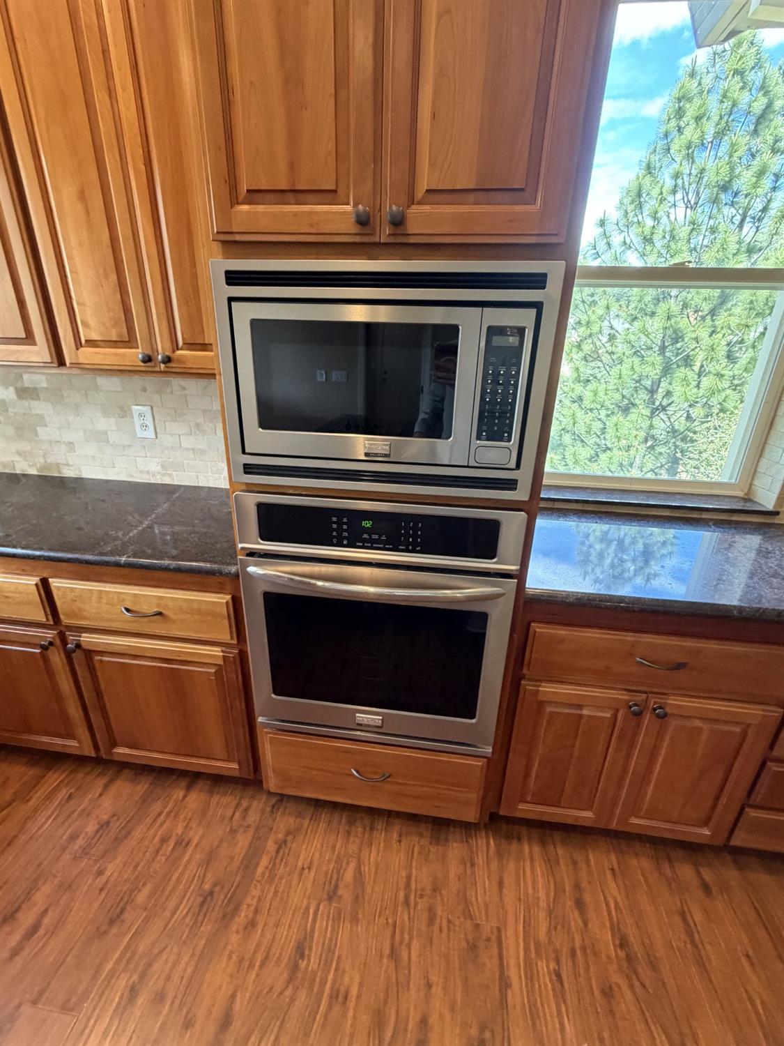 1472 Nesting Way Placerville, CA 95667 - Photo 13 of 44 Main Level kitchen stainless steel appliances