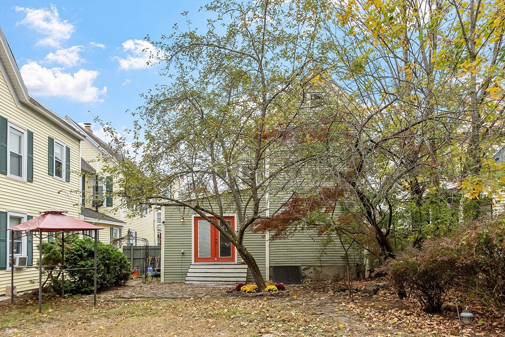 17 Edson Street Lowell, MA 01851 - Photo 11 of 37