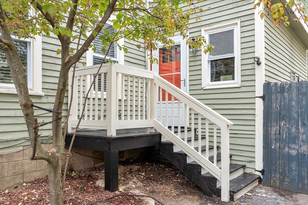 17 Edson Street Lowell, MA 01851 - Photo 4 of 37