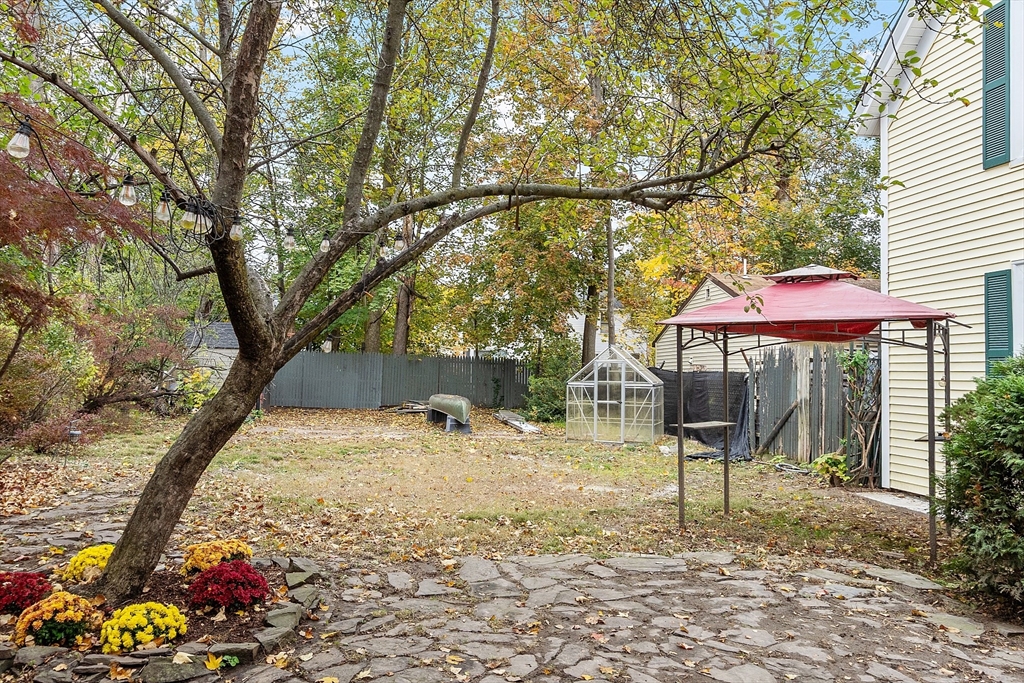 17 Edson Street Lowell, MA 01851 - Photo 7 of 37