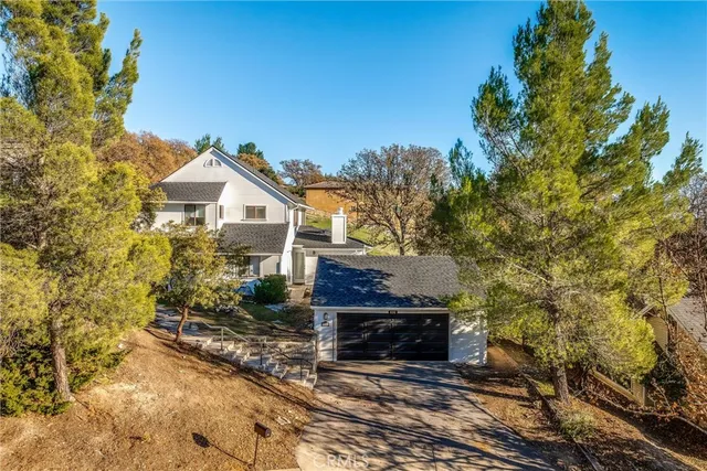a view of houses with city view