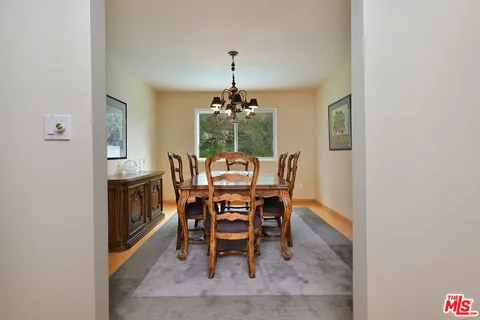 $1,549,000 | 6041 Ellenview Avenue, Woodland Hills, CA 91367