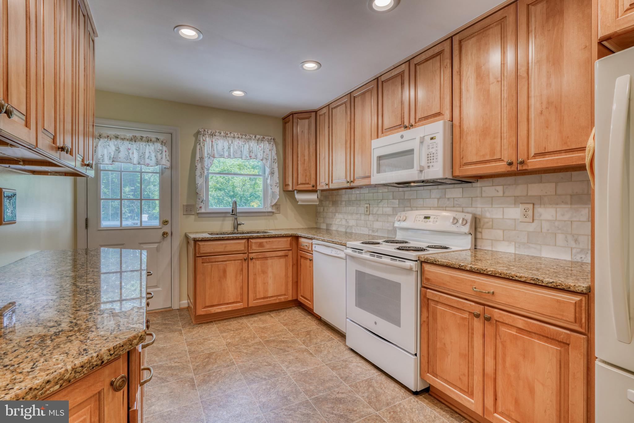 14317 Dairydale Road Baldwin, MD 21013 - Photo 8 of 46 Granite countertops