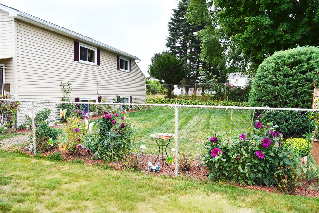 429 Old Field Road Chicopee, MA 01013 - Photo 27 of 30 Gallery Image 27