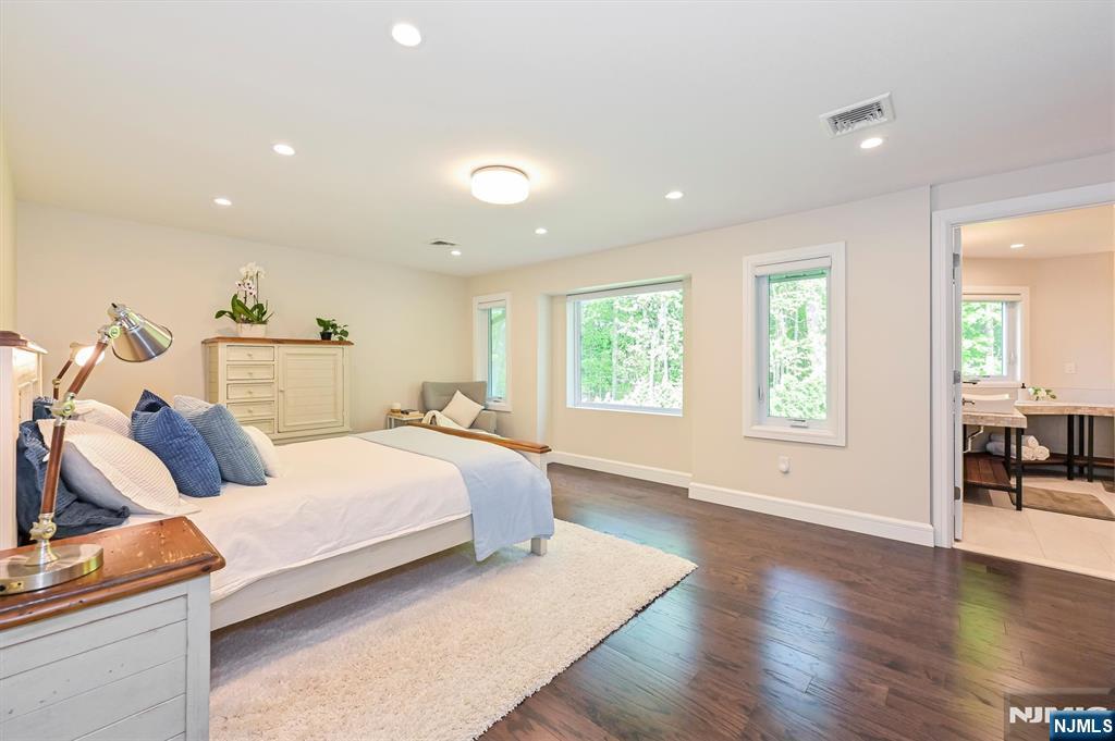 655 Floyd Street Englewood Cliffs, NJ 07632 - Photo 12 of 49