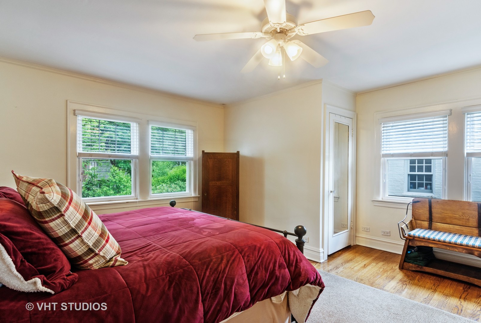 211 North Merrill Street Park Ridge, IL 60068 - Photo 15 of 26 a bedroom with a bed and wooden floor