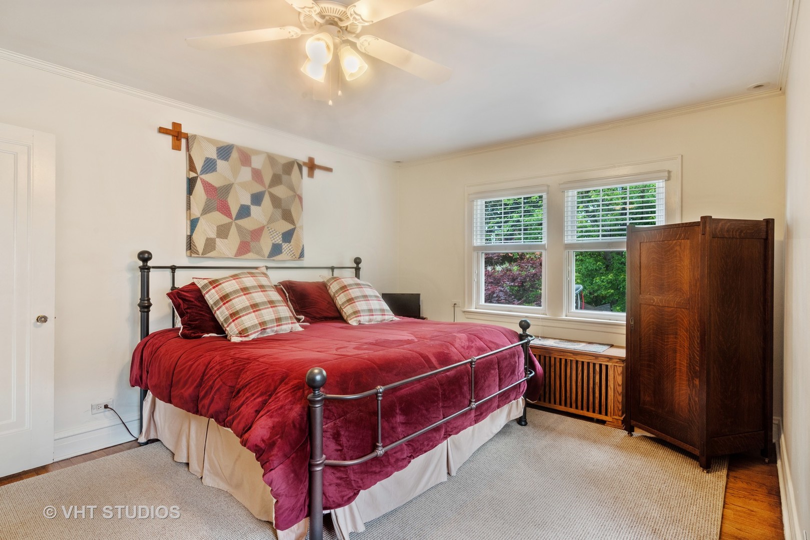 211 North Merrill Street Park Ridge, IL 60068 - Photo 16 of 26 a bed sitting in a bedroom next to a window