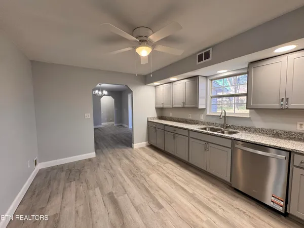 $459,900 | 913 Columbine Lea, Sevierville, TN 37862