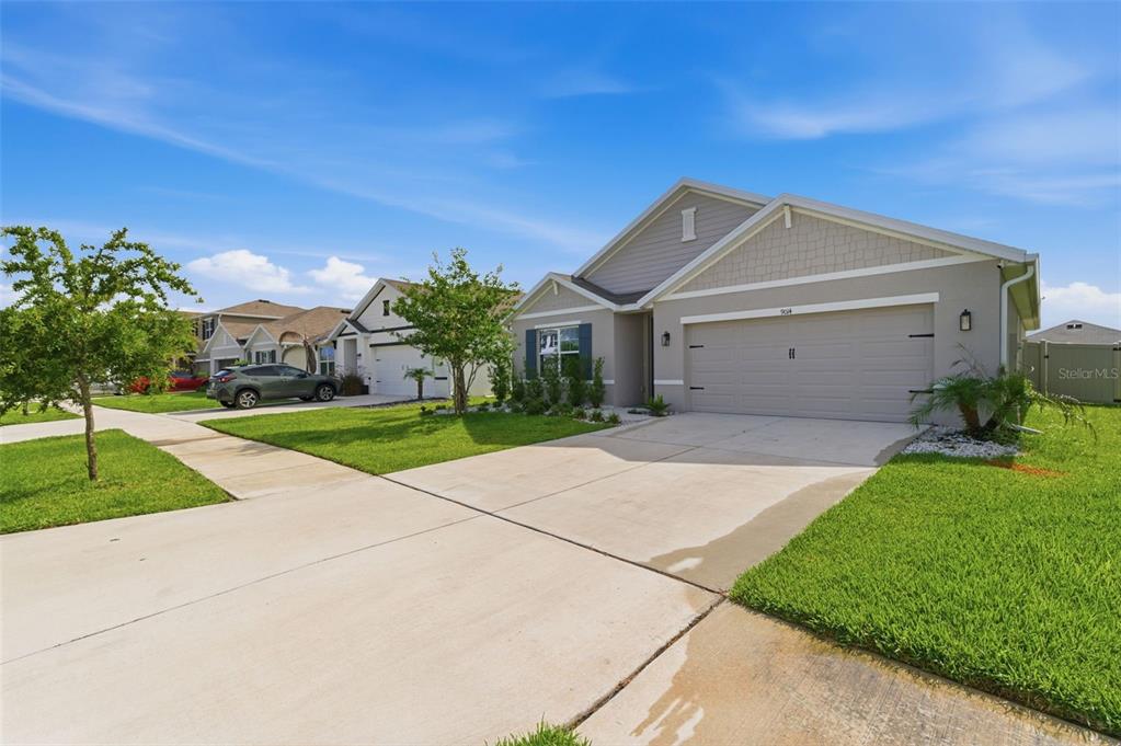 9014 Forge Breeze Loop Wesley Chapel, FL 33545 - Photo 5 of 58