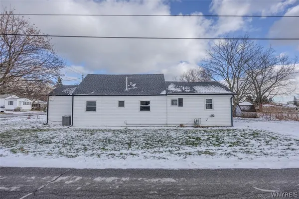 $1,500 | 3487 Rhode Island Avenue, Niagara, NY 14305