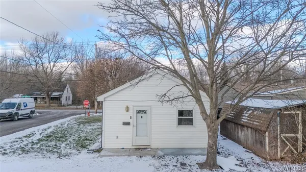 $1,500 | 3487 Rhode Island Avenue, Niagara, NY 14305