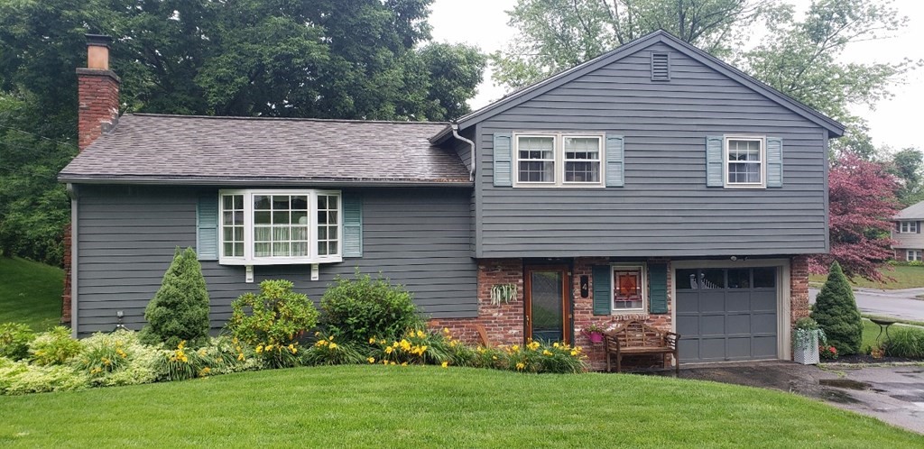 4 4 Bridges Road Hudson, MA 01749 - Photo 3 of 33