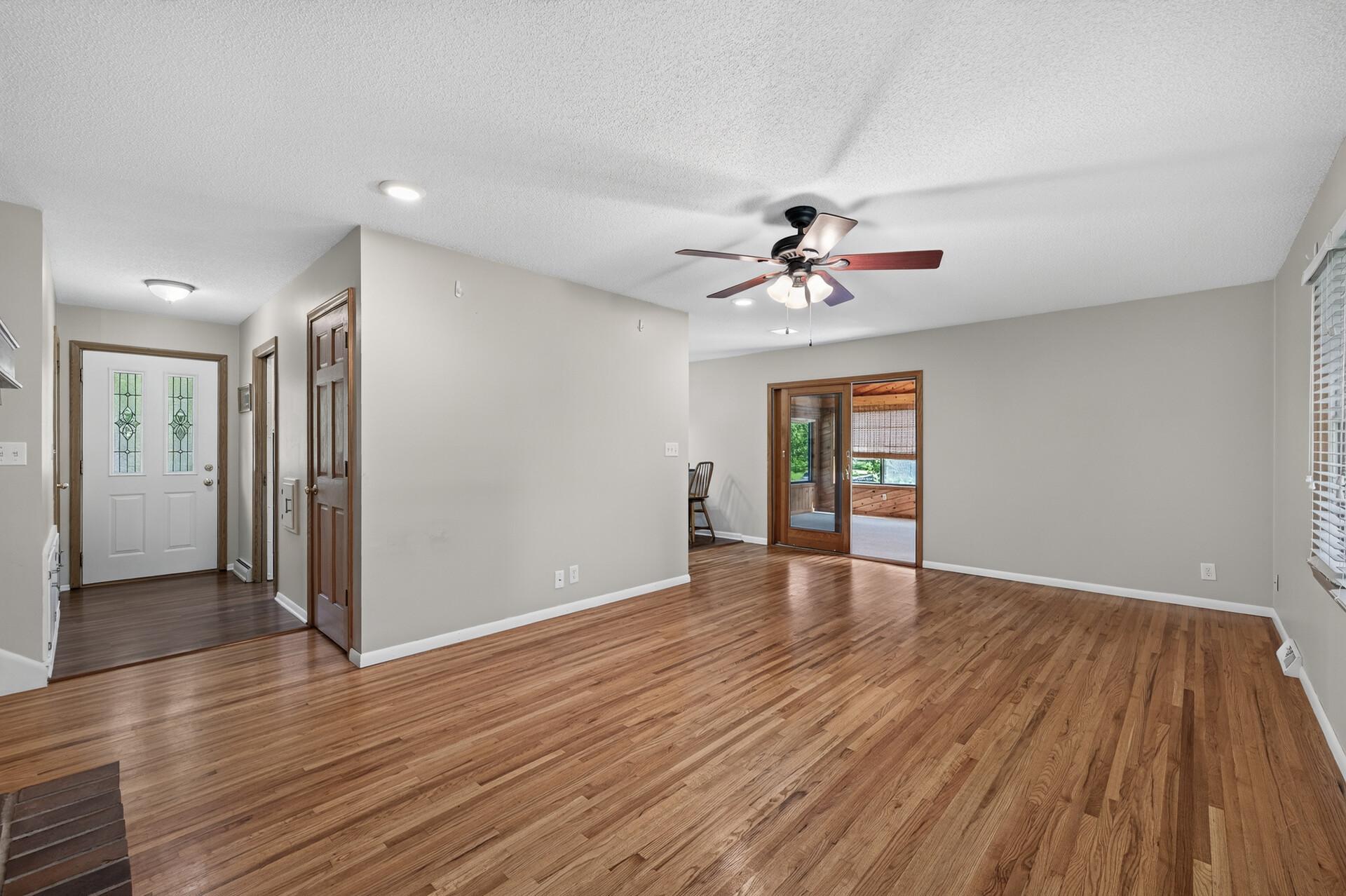 5302 Holiday Road Minnetonka, MN 55345 - Photo 11 of 30