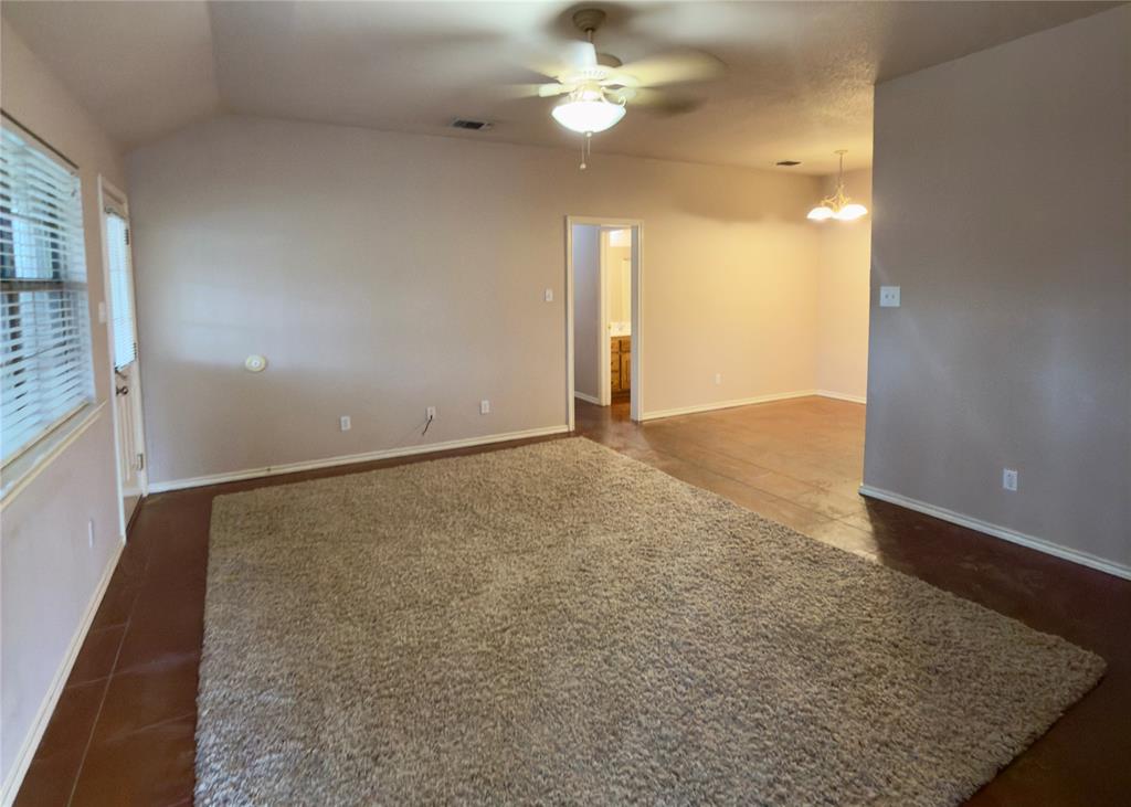 946 East 3rd Street Weatherford, TX 76086 - Photo 5 of 13